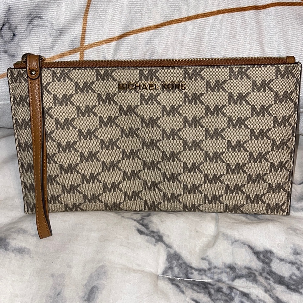 MK Small Wristlet